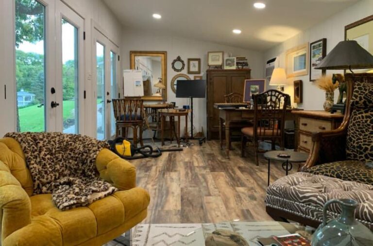 Backyard office interior