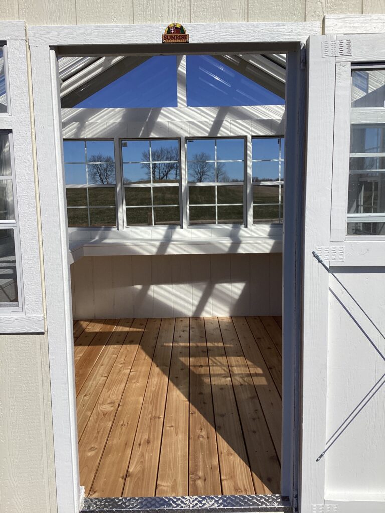 Greenhouse: 10' x 10'