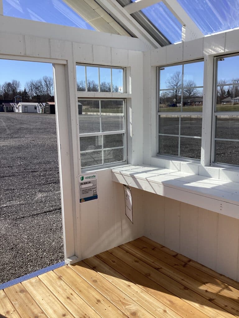 Greenhouse: 10' x 10'